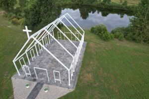 Beautiful outdoor wedding chapel with pond views at a beautiful, all inclusive wedding venue near Ann Arbor