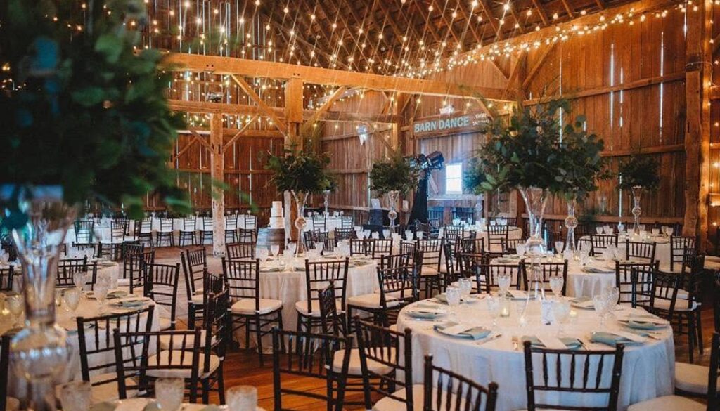 Historic barn wedding venue near Ann Arbor Michigan